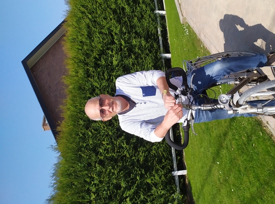 Frans Vansteenbeeck op de fiets Frans Vansteenbeeck op de fiets